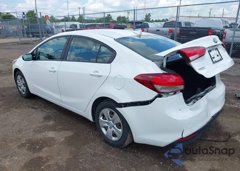 2017 Kia Forte Lx z USA, uszkodzony, nr VIN 3KPFK4A74HE065525